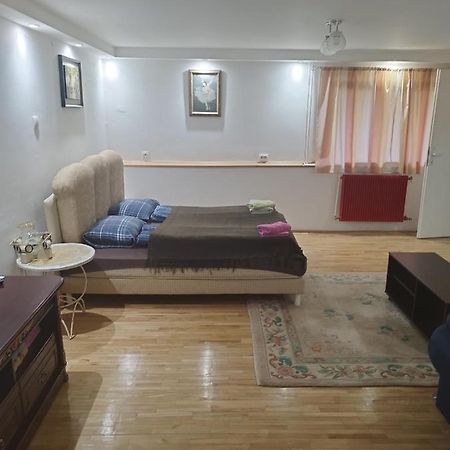Goksi Apartment Subotica Buitenkant foto