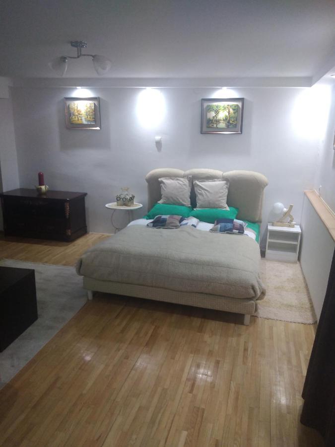 Goksi Apartment Subotica Buitenkant foto