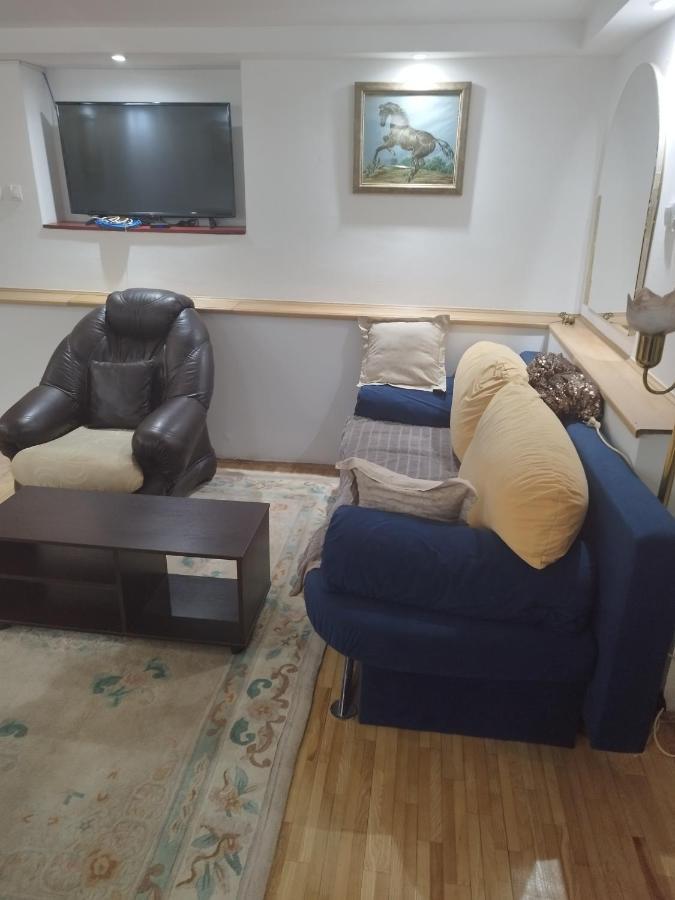 Goksi Apartment Subotica Buitenkant foto
